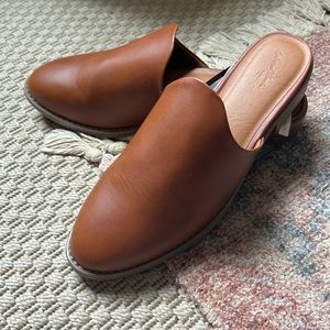 Maura Mules - Universal Threads